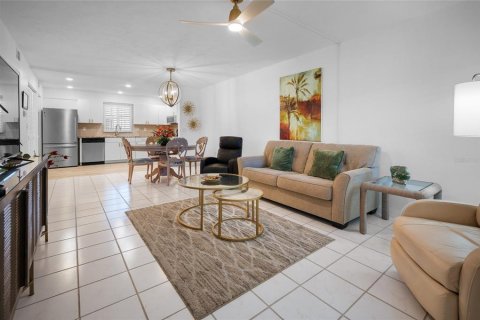 Copropriété à vendre à Englewood, Floride: 2 chambres, 98.1 m2 № 2380651 - photo 8
