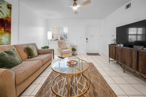 Copropriété à vendre à Englewood, Floride: 2 chambres, 98.1 m2 № 2380651 - photo 9