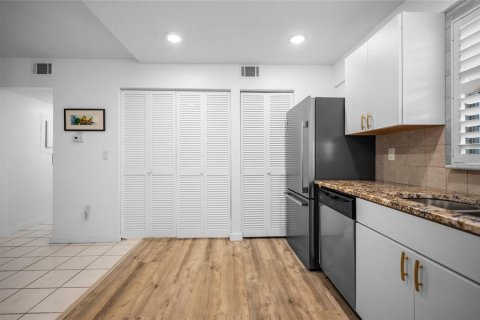 Copropriété à vendre à Englewood, Floride: 2 chambres, 98.1 m2 № 2380651 - photo 15