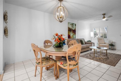 Copropriété à vendre à Englewood, Floride: 2 chambres, 98.1 m2 № 2380651 - photo 11