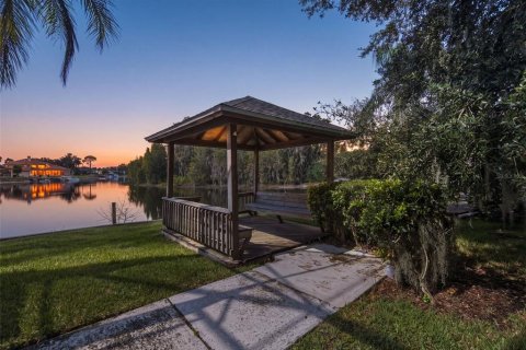 Casa en venta en Tampa, Florida, 5 dormitorios, 335.84 m2 № 2419603 - foto 2
