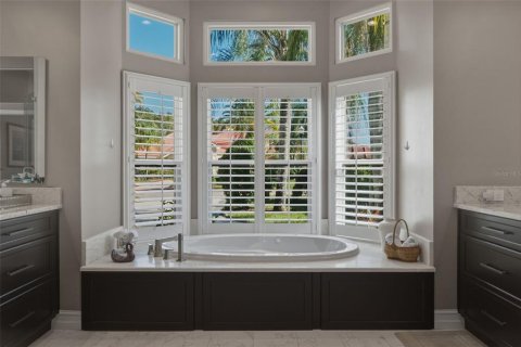 Casa en venta en Tampa, Florida, 5 dormitorios, 335.84 m2 № 2419603 - foto 21