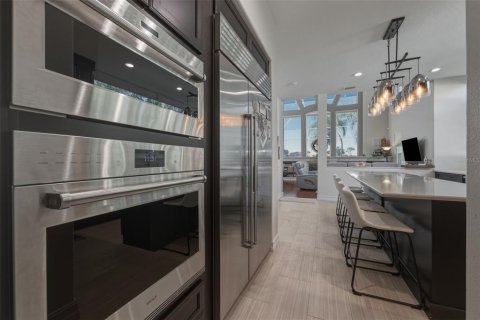 Casa en venta en Tampa, Florida, 5 dormitorios, 335.84 m2 № 2419603 - foto 8
