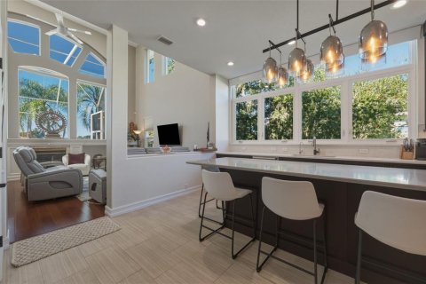 Casa en venta en Tampa, Florida, 5 dormitorios, 335.84 m2 № 2419603 - foto 10