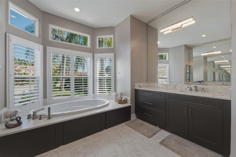 Casa en venta en Tampa, Florida, 5 dormitorios, 335.84 m2 № 2419603 - foto 20