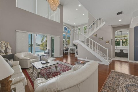 Casa en venta en Tampa, Florida, 5 dormitorios, 335.84 m2 № 2419603 - foto 11