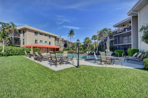 Condo in South Palm Beach, Florida, 2 bedrooms  № 2069103 - photo 28