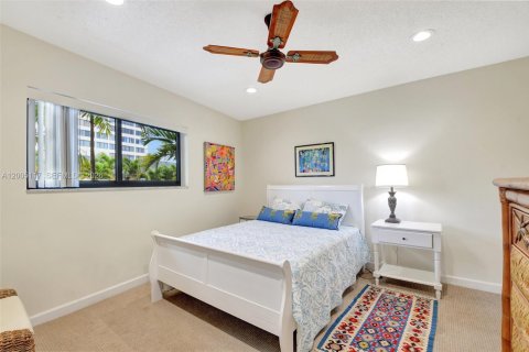 Condo in South Palm Beach, Florida, 2 bedrooms  № 2069103 - photo 15