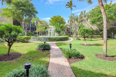 Condo in South Palm Beach, Florida, 2 bedrooms  № 2069103 - photo 19