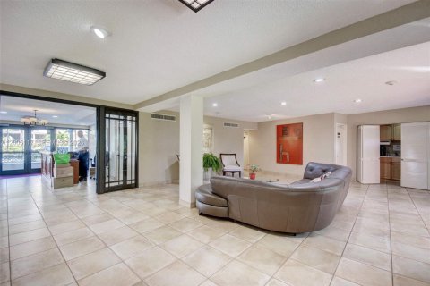 Condo in South Palm Beach, Florida, 2 bedrooms  № 2069103 - photo 23
