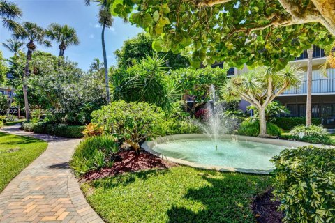 Condo in South Palm Beach, Florida, 2 bedrooms  № 2069103 - photo 29