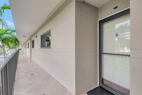 Condo in South Palm Beach, Florida, 2 bedrooms  № 2069103 - photo 22