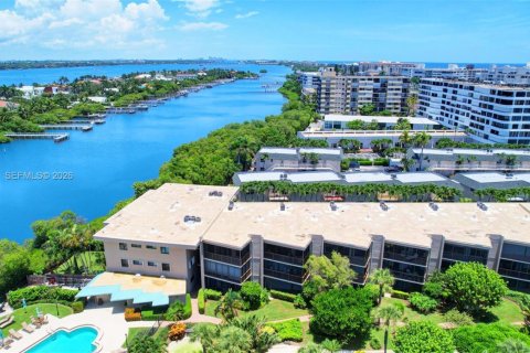 Condo in South Palm Beach, Florida, 2 bedrooms  № 2069103 - photo 26