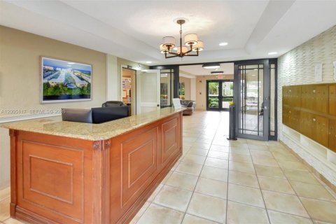 Condo in South Palm Beach, Florida, 2 bedrooms  № 2069103 - photo 24