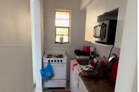 House in Miami, Florida 2 bedrooms, 60.39 sq.m. № 2055638 - photo 6