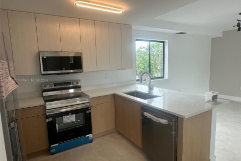 Снять в аренду квартиру в Майами, Флорида 3 спальни, № 2012257 - фото 2