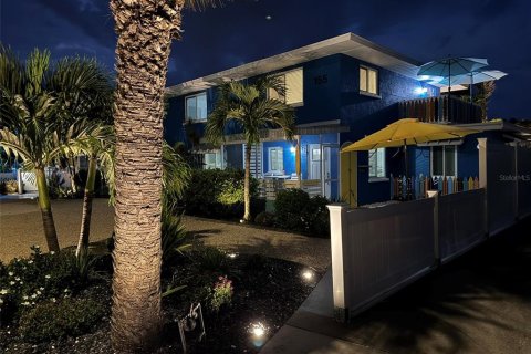 House in Englewood, Florida 3 bedrooms, 301.93 sq.m. № 1903502 - photo 5