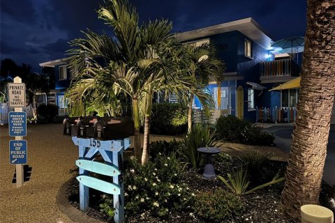 House in Englewood, Florida 3 bedrooms, 301.93 sq.m. № 1903502 - photo 4