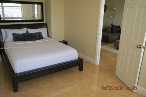 Condo in Aventura, Florida, 3 bedrooms № 2081329 - photo 6
