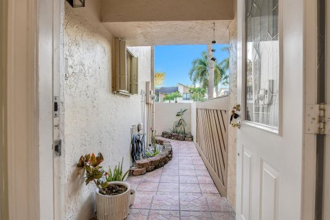 Townhouse in Boca Raton, Florida 3 bedrooms, 193.05 sq.m. № 2251558 - photo 22