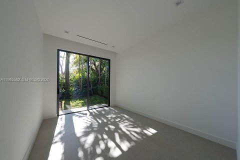 Villa ou maison à vendre à Miami, Floride: 6 chambres, 429.77 m2 № 2027125 - photo 16