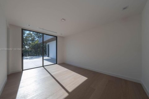 Villa ou maison à vendre à Miami, Floride: 6 chambres, 429.77 m2 № 2027125 - photo 30