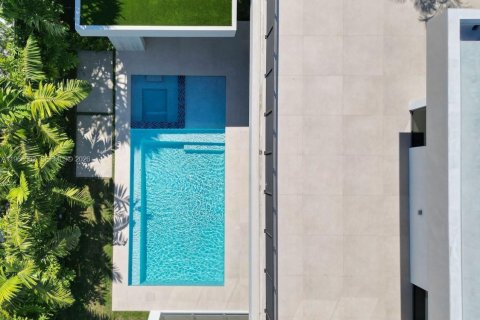 Villa ou maison à vendre à Miami, Floride: 6 chambres, 429.77 m2 № 2027125 - photo 6