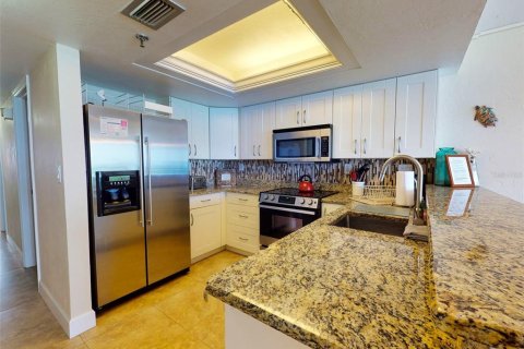 Condo in New Smyrna Beach, Florida, 3 bedrooms  № 1843159 - photo 23