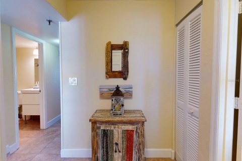 Condo in New Smyrna Beach, Florida, 3 bedrooms  № 1843159 - photo 8