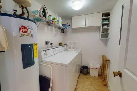 Condo in New Smyrna Beach, Florida, 3 bedrooms  № 1843159 - photo 15