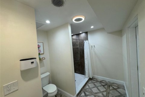 House in Tampa, Florida 4 bedrooms, 134.89 sq.m. № 1679239 - photo 14