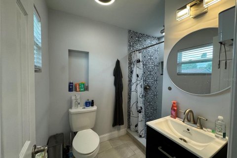 House in Tampa, Florida 4 bedrooms, 134.89 sq.m. № 1679239 - photo 20