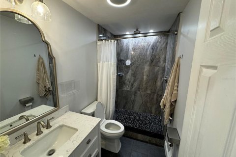 House in Tampa, Florida 4 bedrooms, 134.89 sq.m. № 1679239 - photo 15