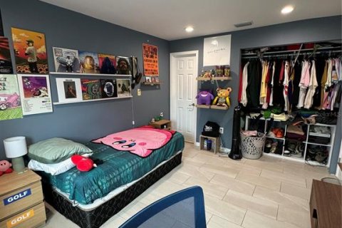 House in Tampa, Florida 4 bedrooms, 134.89 sq.m. № 1679239 - photo 17