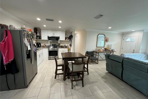 House in Tampa, Florida 4 bedrooms, 134.89 sq.m. № 1679239 - photo 8