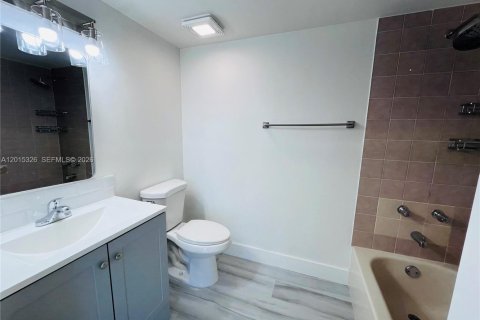 Condominio en alquiler en Miami, Florida, 2 dormitorios, 84.54 m2 № 2171357 - foto 9