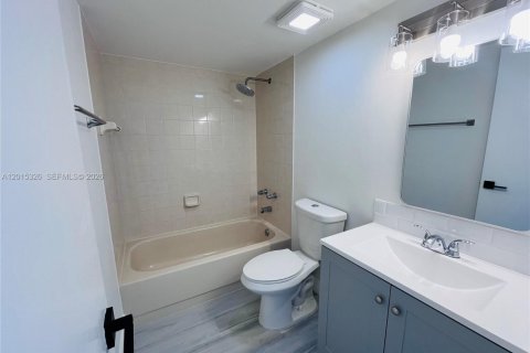 Condominio en alquiler en Miami, Florida, 2 dormitorios, 84.54 m2 № 2171357 - foto 6