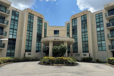 Condominio en Miami, Florida, 2 dormitorios  № 2171357