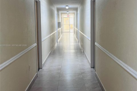 Condominio en alquiler en Miami, Florida, 2 dormitorios, 84.54 m2 № 2171357 - foto 22