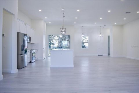 Villa ou maison à louer à Lake Alfred, Floride: 4 chambres, 269.79 m2 № 2096550 - photo 6
