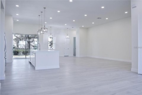 Villa ou maison à louer à Lake Alfred, Floride: 4 chambres, 269.79 m2 № 2096550 - photo 7