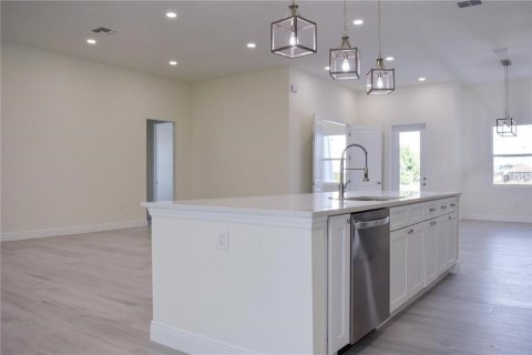 Villa ou maison à louer à Lake Alfred, Floride: 4 chambres, 269.79 m2 № 2096550 - photo 19