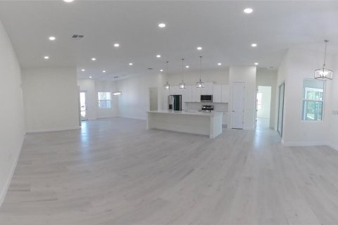 Villa ou maison à louer à Lake Alfred, Floride: 4 chambres, 269.79 m2 № 2096550 - photo 5