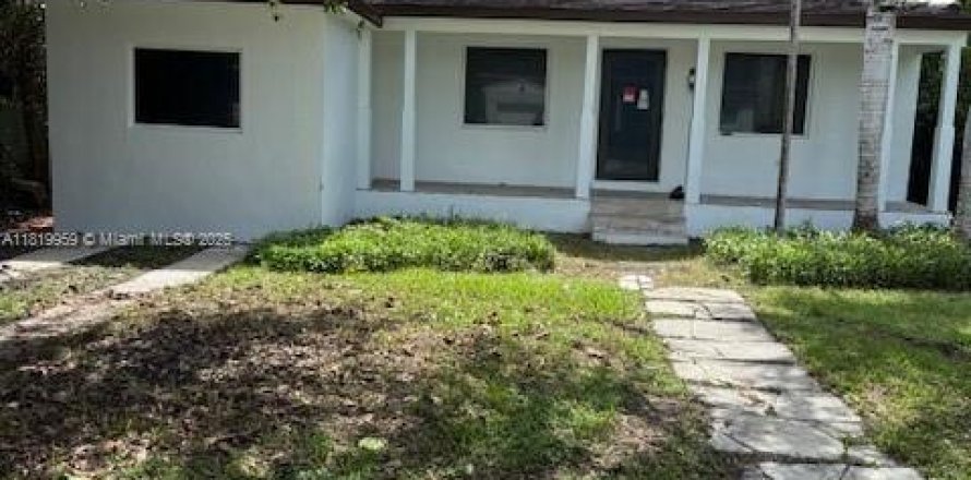 House in Coral Gables, Florida 3 bedrooms, 108.32 sq.m. № 1779715