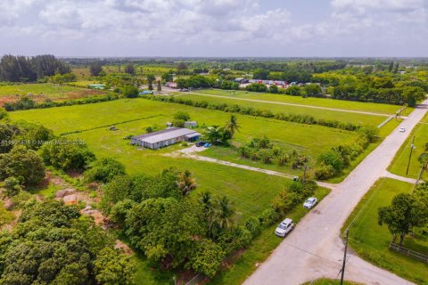 Купить коммерческую недвижимость в Майами, Флорида № 2021516 - фото 4