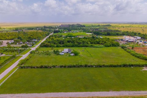 Купить коммерческую недвижимость в Майами, Флорида № 2021516 - фото 6