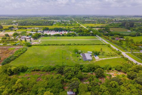 Купить коммерческую недвижимость в Майами, Флорида № 2021516 - фото 5