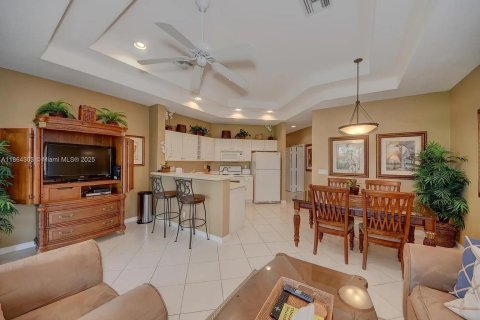 Condominio en venta en Port St. Lucie, Florida, 2 dormitorios, 121.89 m2 № 1891892 - foto 4