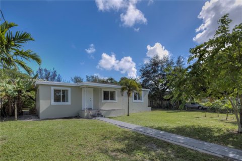 Casa en Miami, Florida 4 dormitorios, 109.16 m2 № 2056713