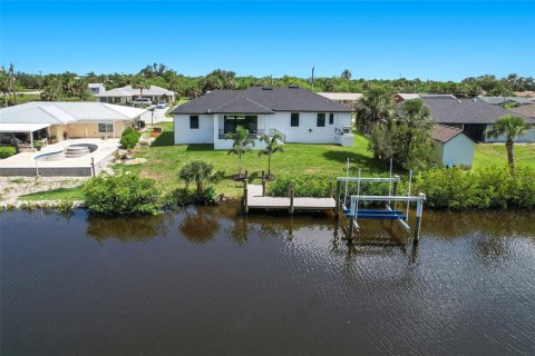 Casa en venta en Port Charlotte, Florida, 3 dormitorios, 156.26 m2 № 1790109 - foto 7